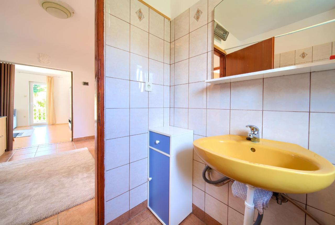 Apartment Drazana Krk Island Eksteriør billede
